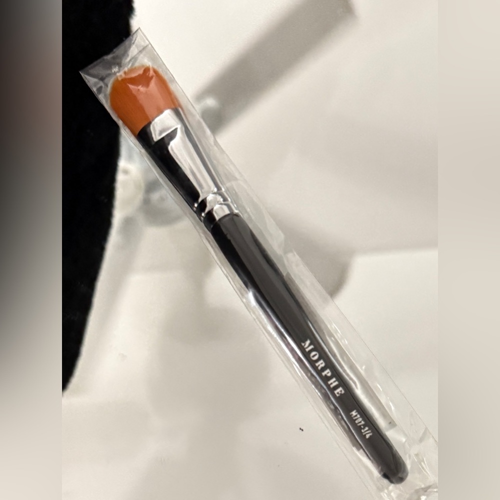 NEW Morphe Makeup Foundation Brush # 707 with Orange Bristles